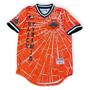 Black Pyramid Men’s Size MED Skate Jersey Chris Brown Urban Hip Hop Grunge Y2K